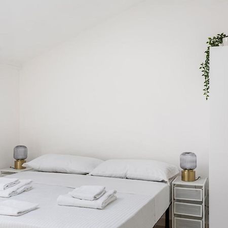 Апартаменти Studio Apt - Duomo 6 Мілан Екстер'єр фото